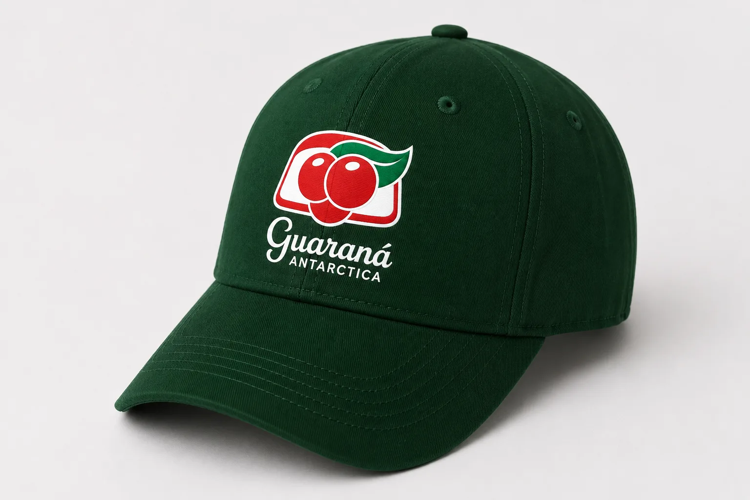 Boné verde com logo Guaraná Antarctica estampado em DTF pela Exatek